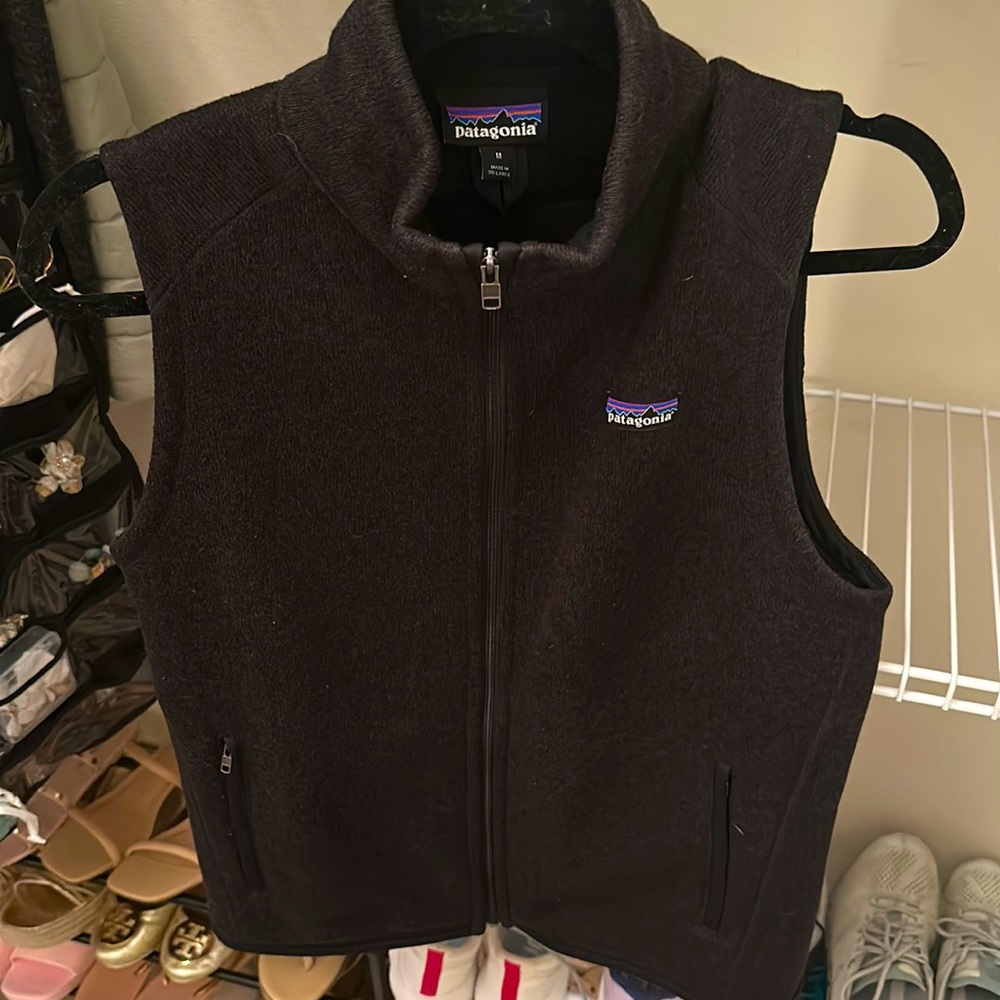Womens Patagonia Better Sweater Vest in Black, Size Medium. Hardly worn.